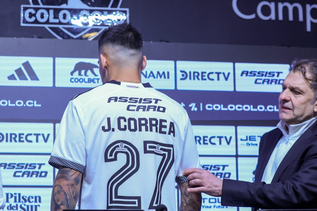 Javier Correa usará el número “27” por la conmemoración del día de cumpleaños de su hijo. (Marcelo Hernandez/Photosport).